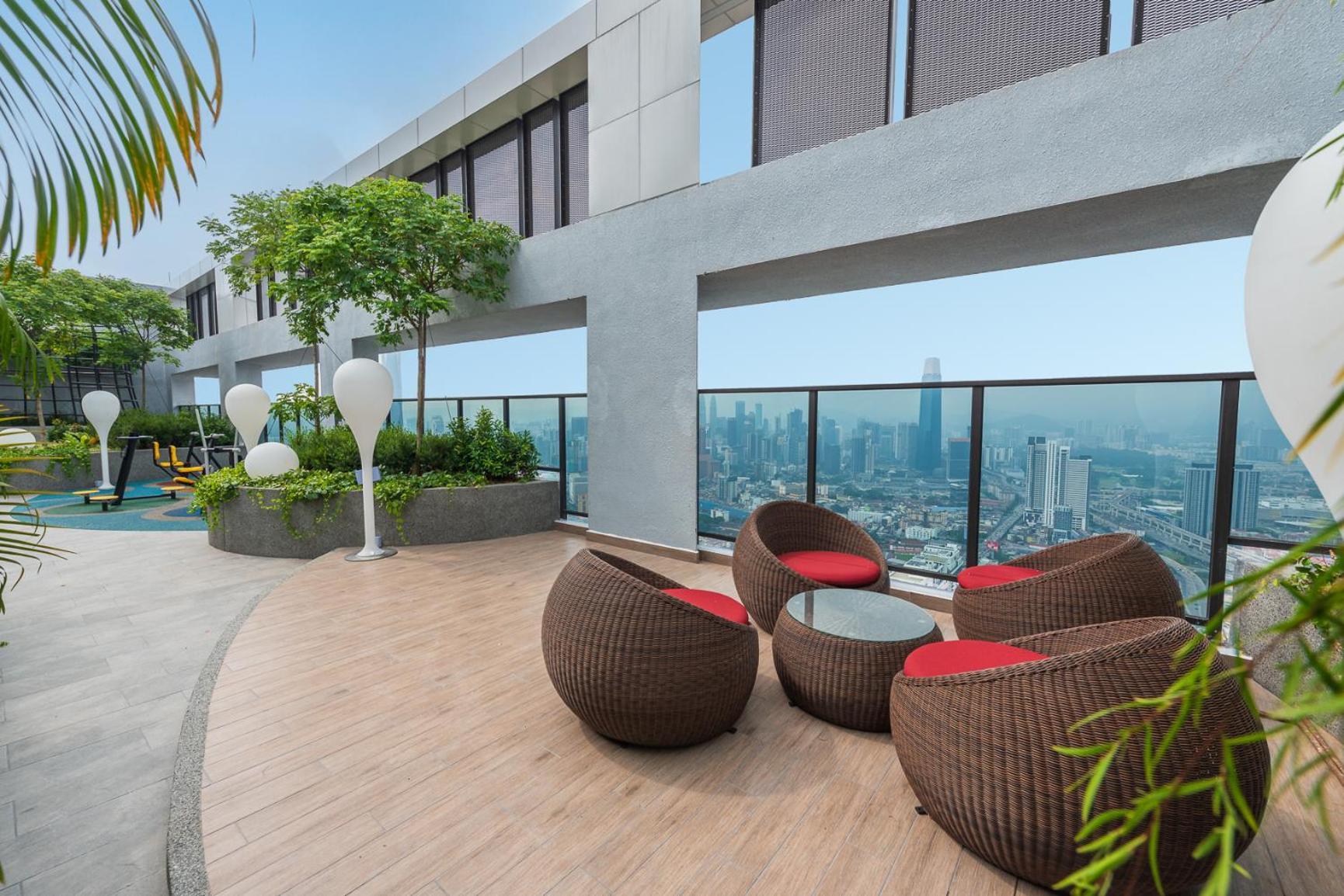 Tallest Concept Theme Suite Klcc Kuala Lumpur Exterior photo